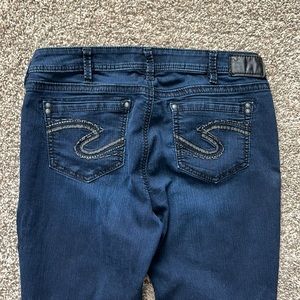 EUC Silver Brand Suki Skinny Jeans
